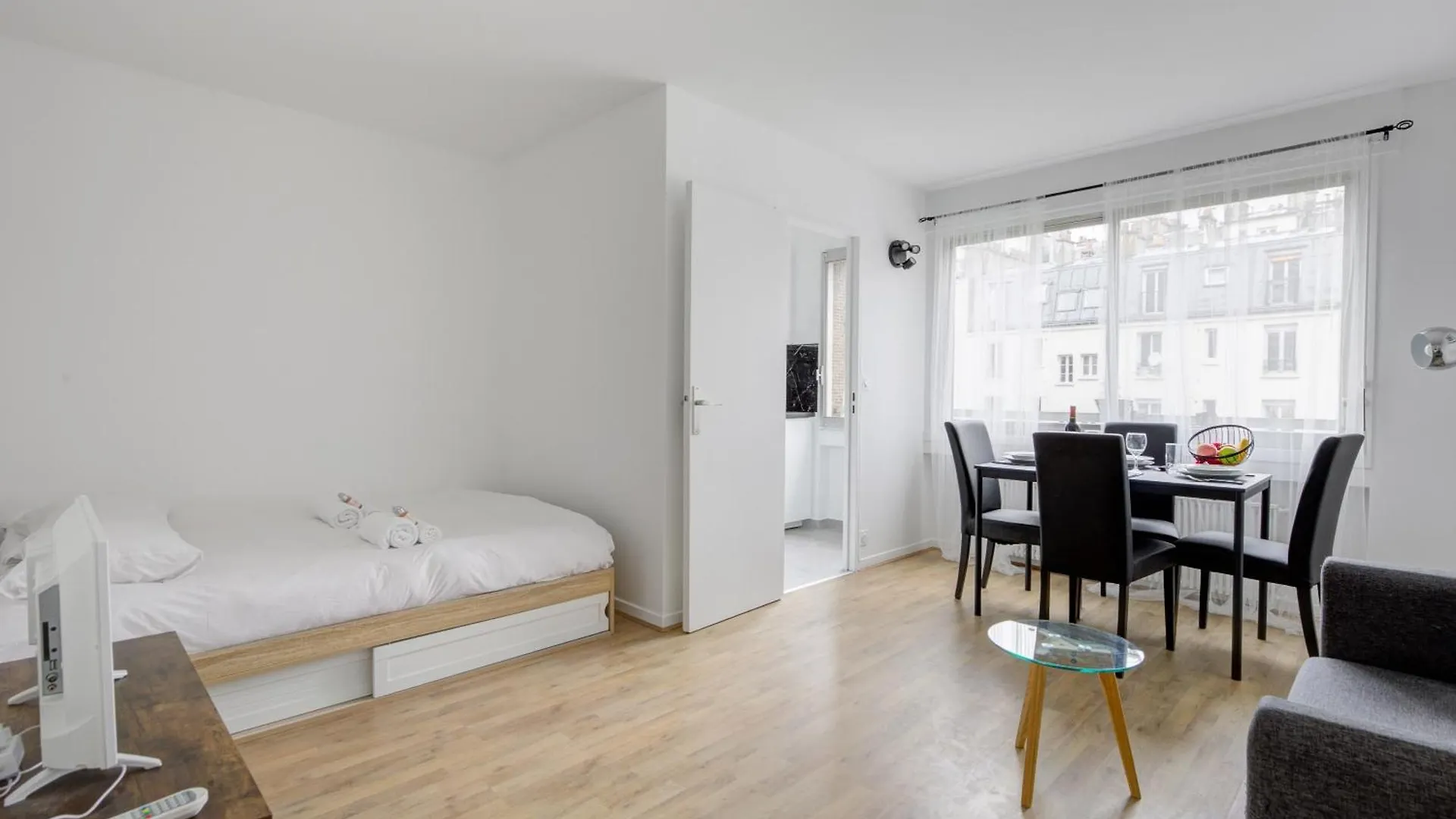 Apartmán Lea Suite Beautiful Parisian Studio