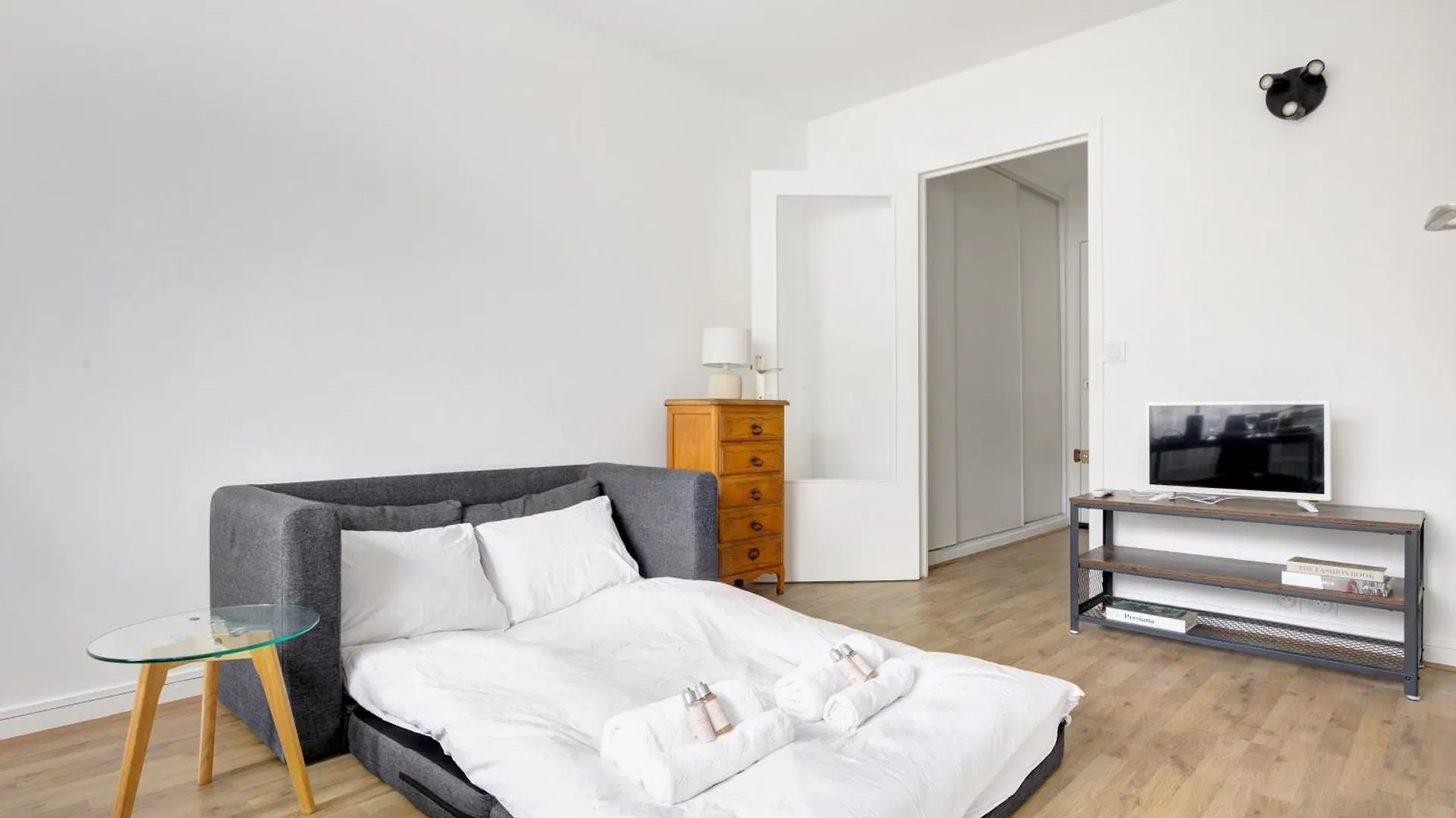 Lea Suite Beautiful Parisian Studio 0*, Paris