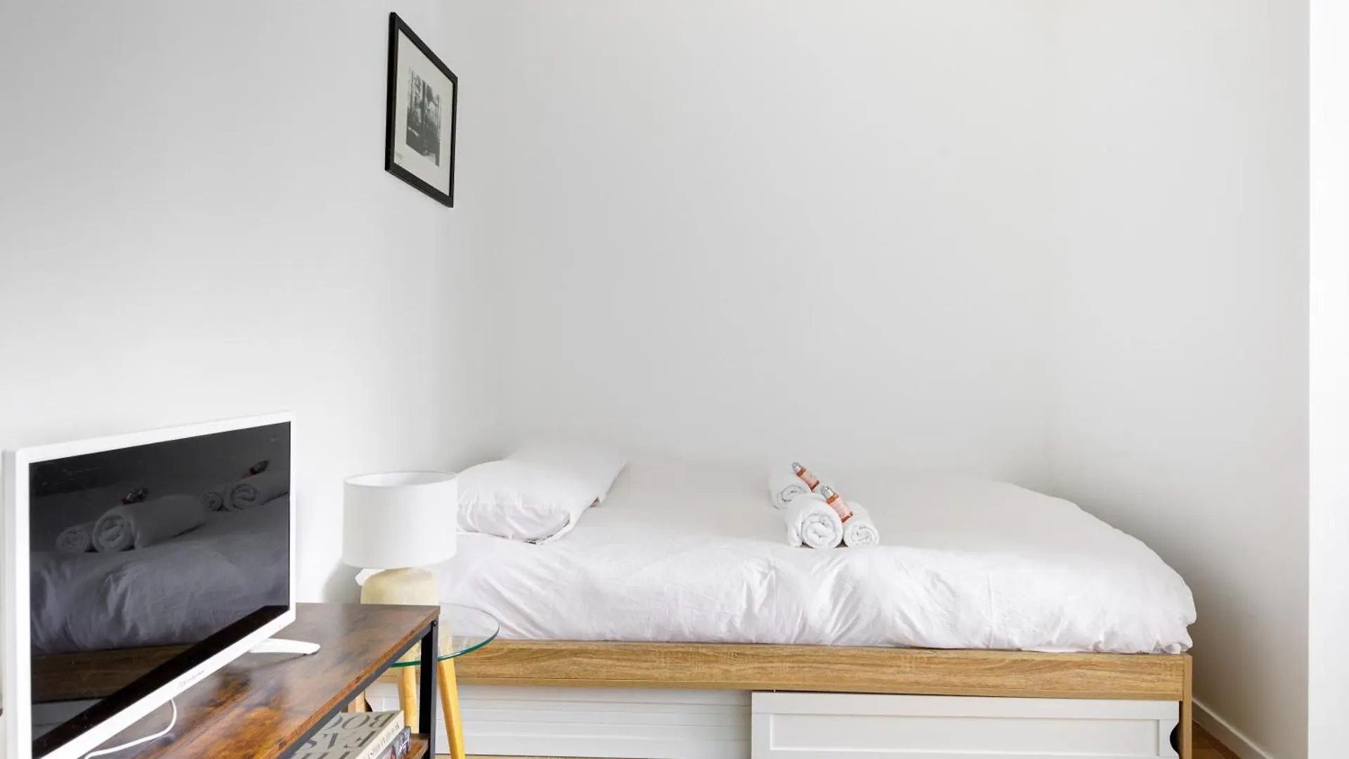 Lea Suite Beautiful Parisian Studio Paris